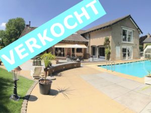 VERKOCHT Villa met allure, zwembad en extra woonunit op top locatie